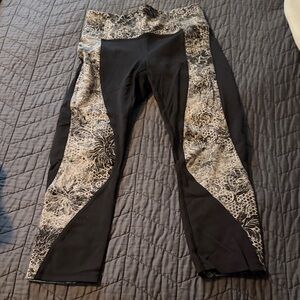 Lululemon Black and Gray Patterned Leggings